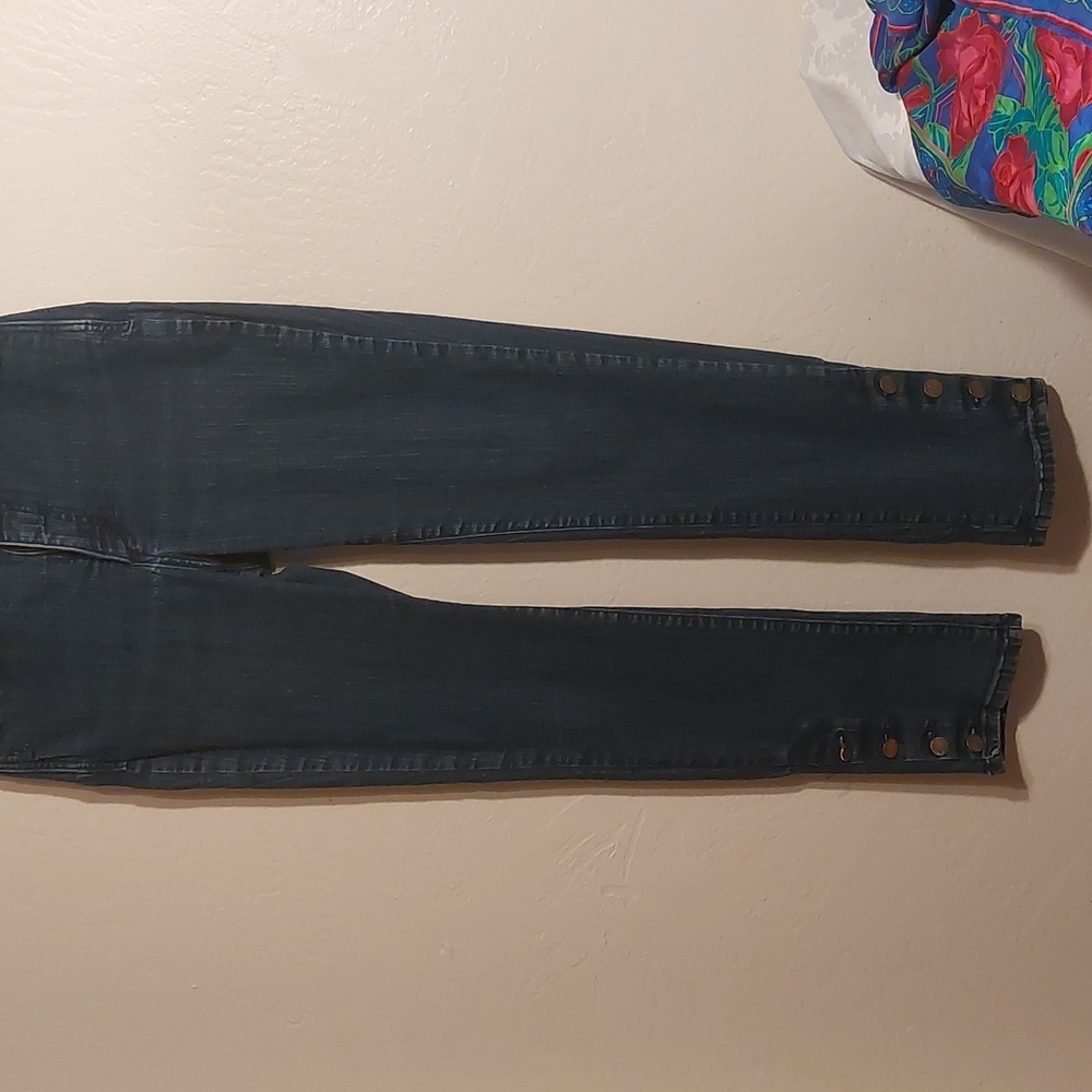 NYDK lean jeans. Waist 29", length 38", inseam 28". Size 8. Pre-owned like new.